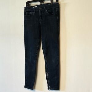 Gap 1969 Jeans Womens Blue Denim LEGGING Stretch Dark Wash Outdoors 27/4r.